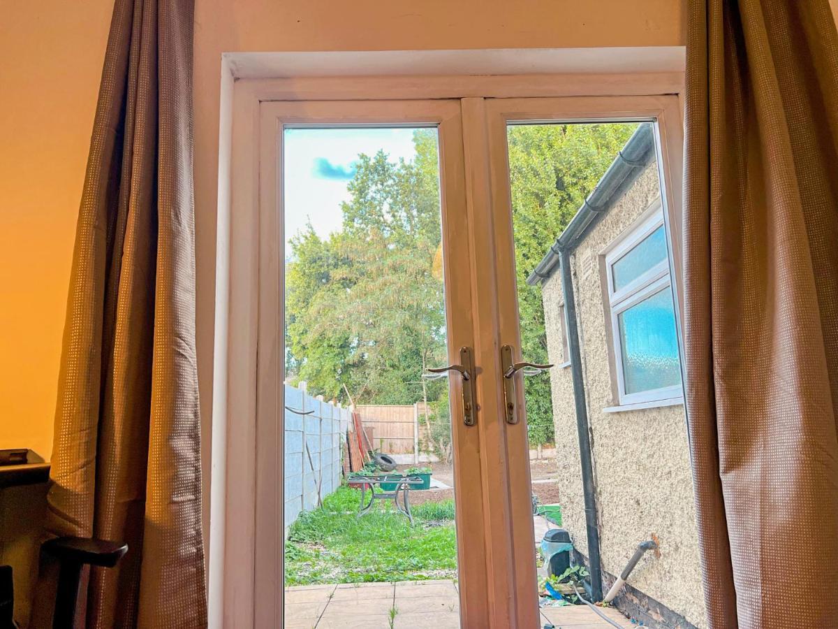 Wolves Living Bushbury Exterior foto